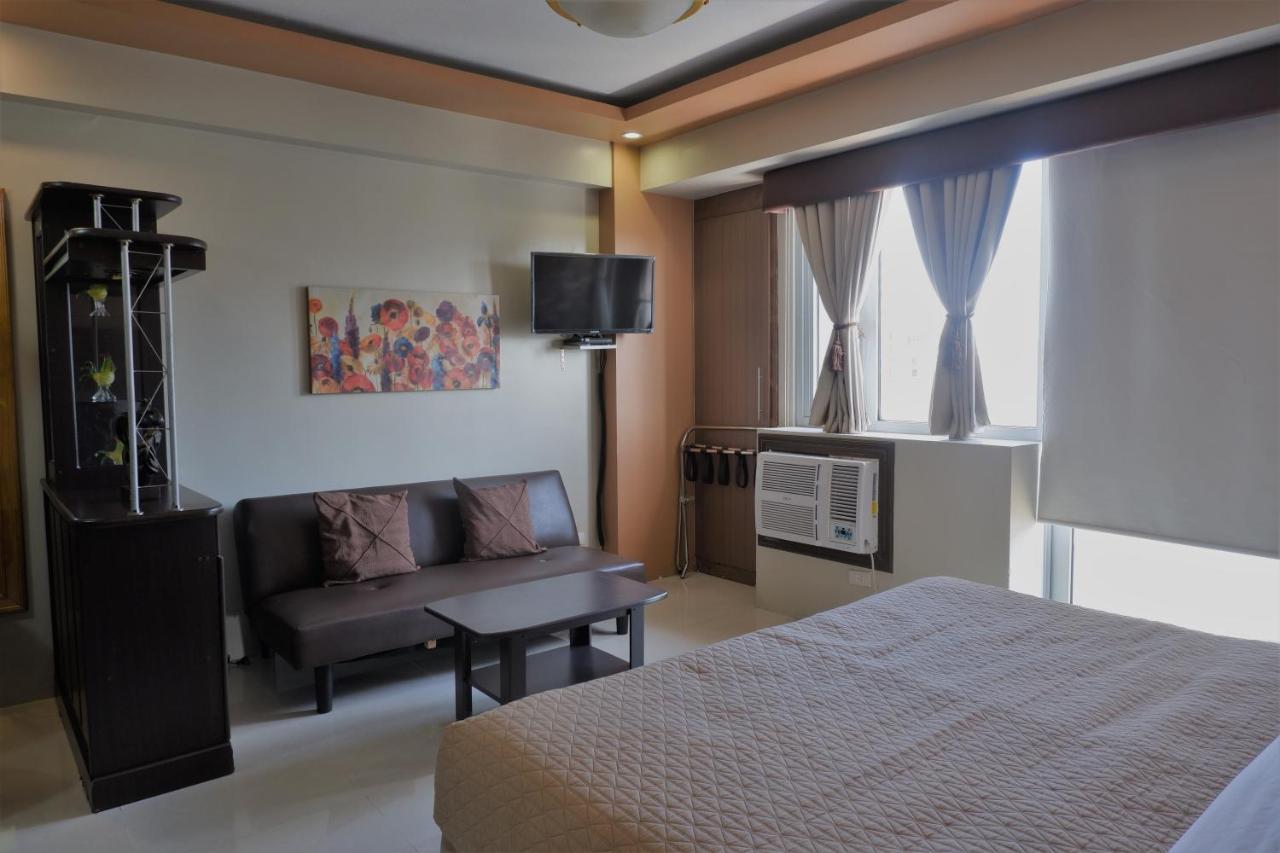 One Palm Tree Villas マニラ市 エクステリア 写真